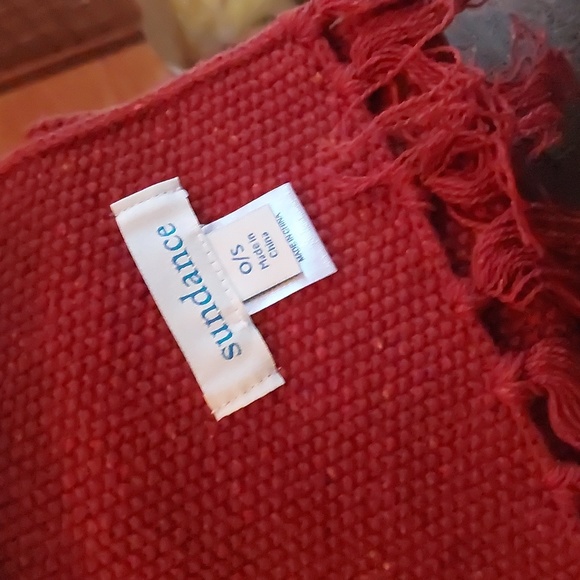 Red Sundance scarf (unisex) - Picture 3 of 4